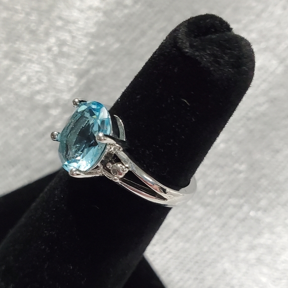 Ring - Picture 2 of 3